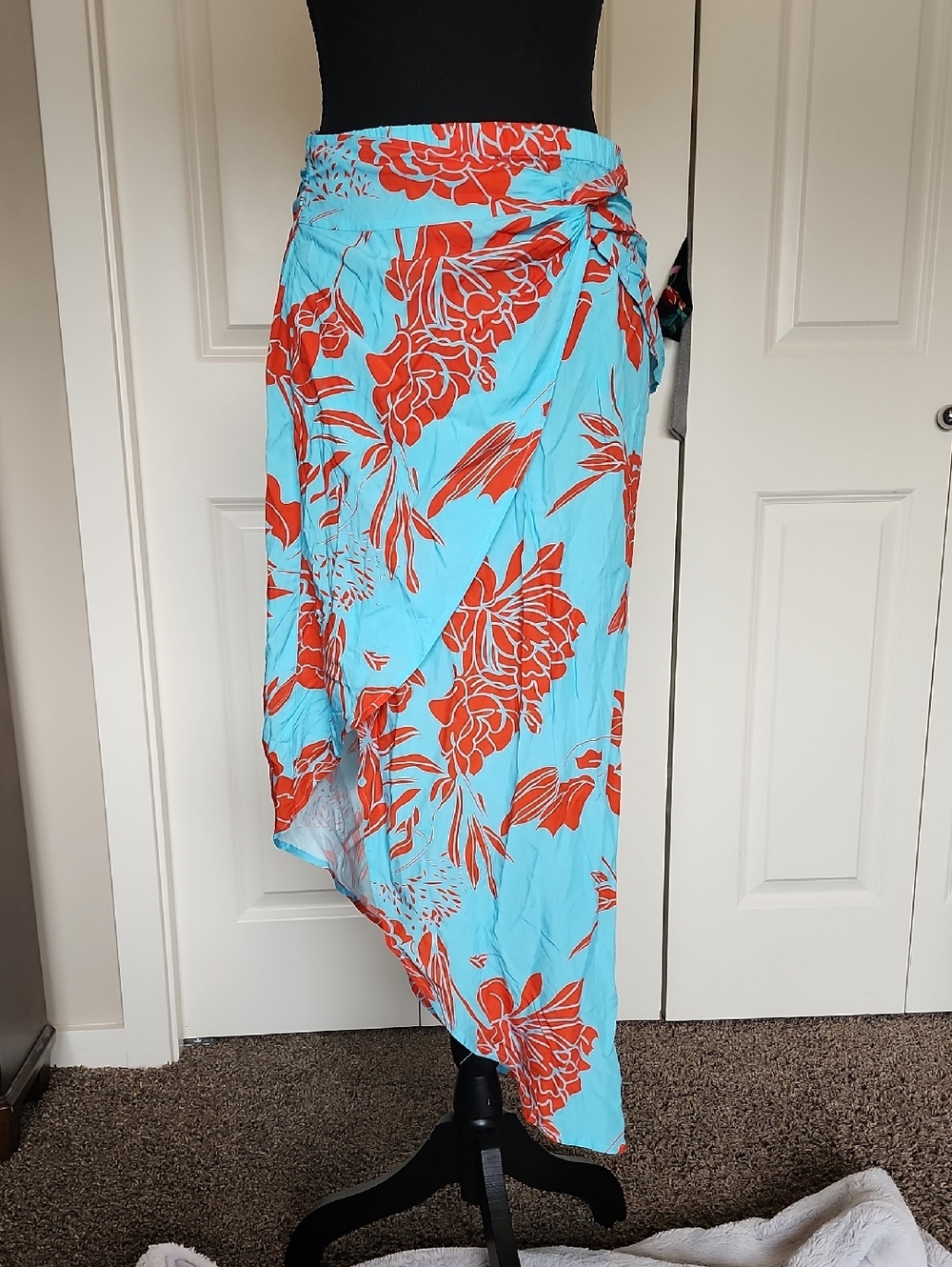 Cupshe Turquoise and Red Floral Tie Sarong Style Skirt